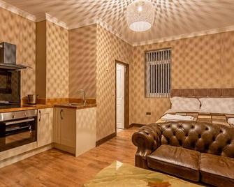 Perfect location, Luxury private studio Apartments & double Rooms,Smart TVsWiFi - Stockton-on-Tees