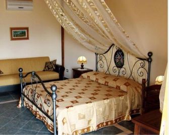 Agriturismo Ghiritina - Francavilla di Sicilia - Habitación