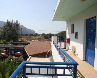 Nitsas Hotel Apartments - Livadia - Balcony