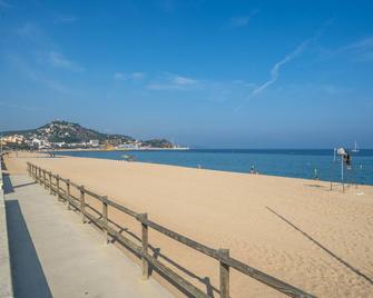 Homeholidaysrentals Chiara - Costa Brava - Blanes - Beach