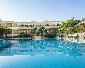 Helios Apartments - Darátsos - Basen