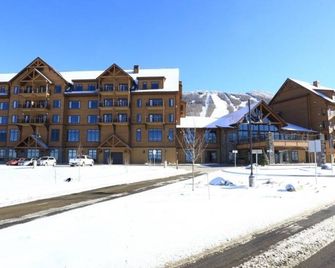 Burke Mountain Hotel - East Burke - Building