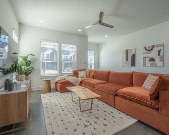 The Right House @ East Downtown - Houston - Wohnzimmer