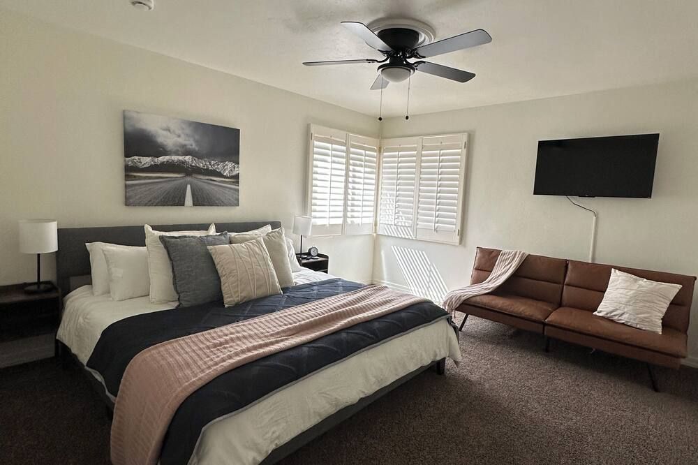 Charming, Clean 3-Bedroom House With Ac, Wifi In Great Location - Thatcher - Bedroom