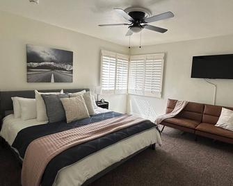 Charming, Clean 3-Bedroom House With Ac, Wifi In Great Location - Thatcher - Bedroom