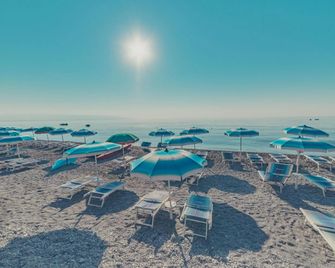 La Piramide - Roccalumera - Pláž