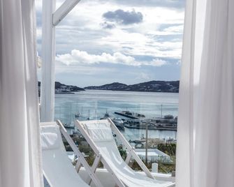 Rhenia Hotel - Tourlos - Балкон