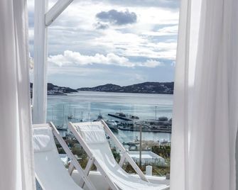 Rhenia Hotel - Tourlos - Balcony