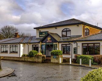 The Broughton Hotel by Greene King Inns - מילטון קיינס - בניין