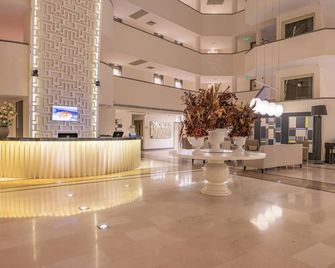 Sisus Marina Hotel - Çeşme - Lobi
