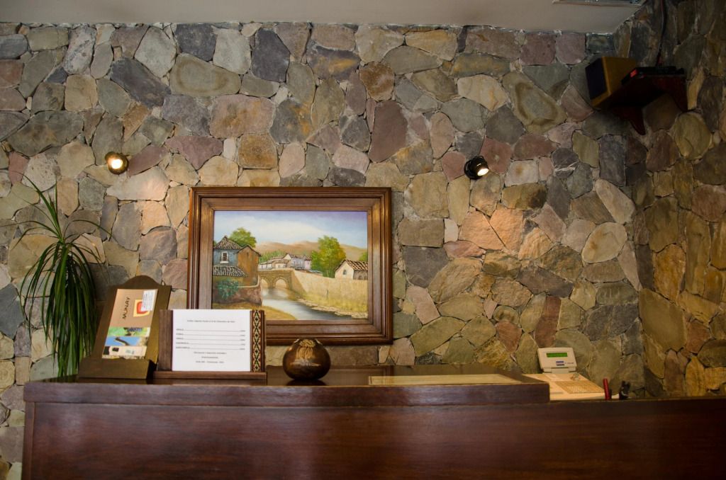 Munay Salta - סלטה - דלפק קבלה