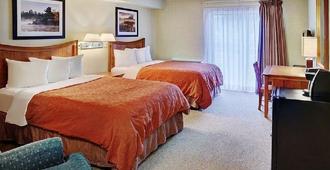 Thompson's Best Value Inn & Suites - Thompson - Bedroom