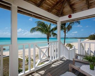 Cocodimama small - Boutique Resort on Spectacular Beach Hotel Room - Governor’s Harbour - Balcony