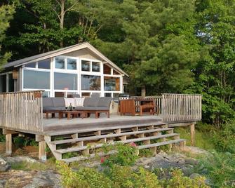 South Channel Island Retreat - Boat Access Only - Parry Sound - Patio