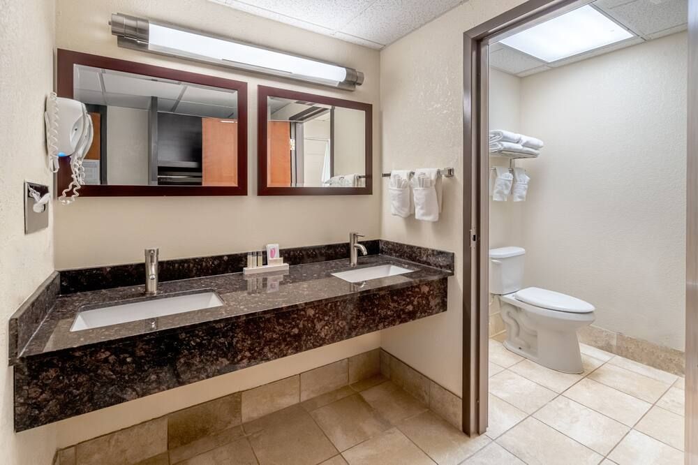 Grand Williston Hotel & Conference Center - Williston - Bad