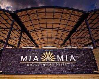 Mia Mia House In The Desert - Newman