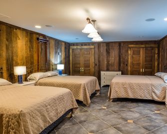 Pinehurst Village Vacation House w/ private pool & 8 beds - Pinehurst - Спальня