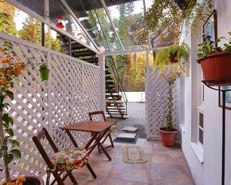 Hotel Hospedaria Provençal - Canela - Patio