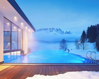 Hotel Der Bär - Ellmau - Πισίνα