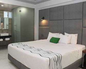 Hotel Grand One Plaza - Tijuana - Bedroom