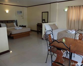 Beachcomber Resort - Boracay - Bedroom