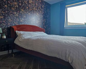 Elegant 2 Bed Flat Perfect for RAH and Airport - Paisley - Bedroom