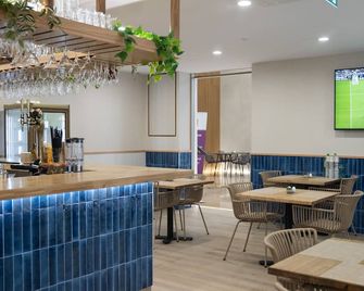 E1 Suites & Spa aparthotel style - Gym & Spa - Gibraltar - Bar