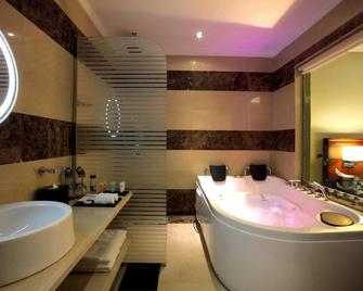 Grand Plaza Hotel - Dhabab Riyadh - Riyadh - Bathroom