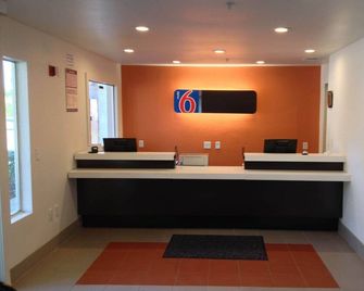 Motel 6-Grand Prairie, Tx - Near Six Flags Drive - Grand Prairie - Front desk