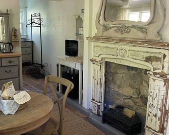 Vintage French Farmhouse charm in the countryside - Placerville