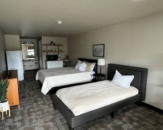 ROOM 4 Angry Salmon Inn in the heart of Anchor Point AK! - Anchor Point