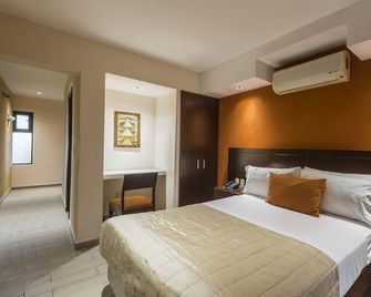 Hotel Puerta del Sol - Γουαδαλαχάρα
