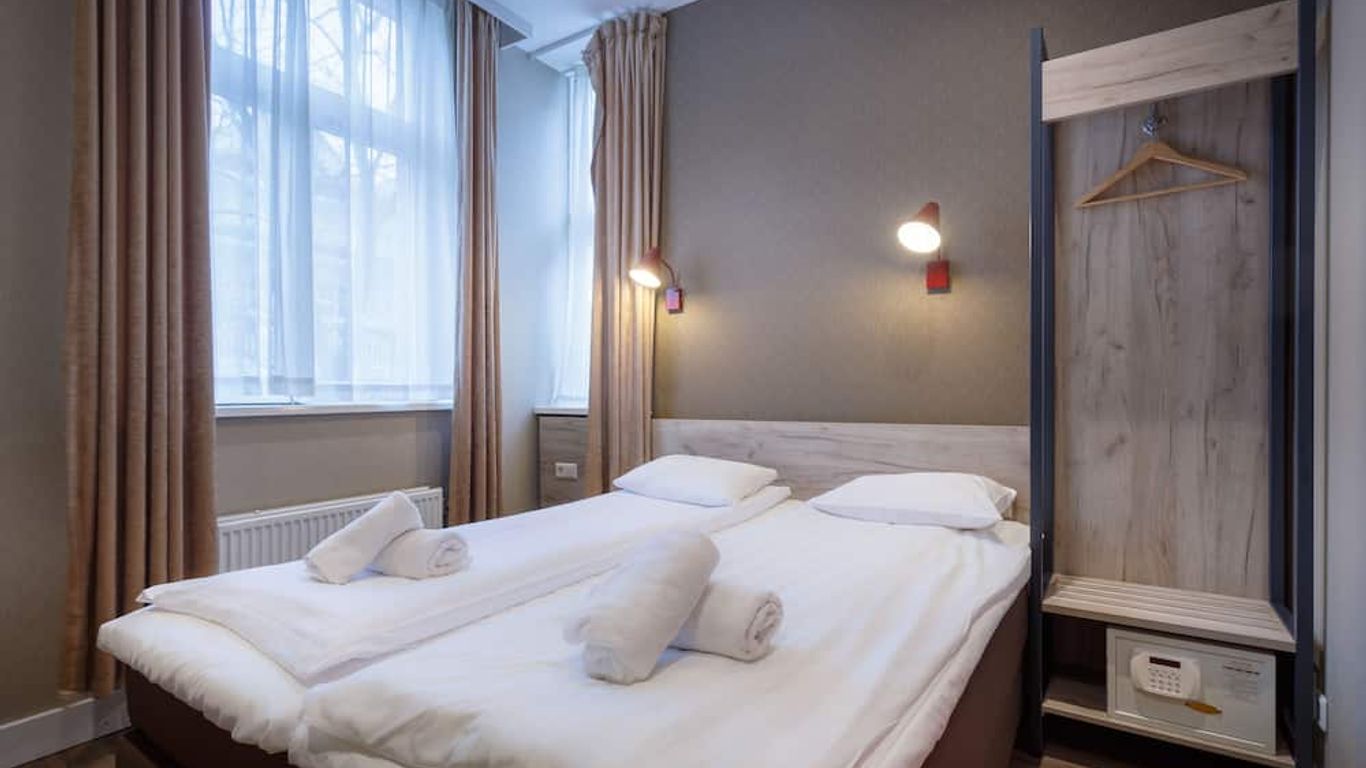 Amsterdam Downtown Hotel