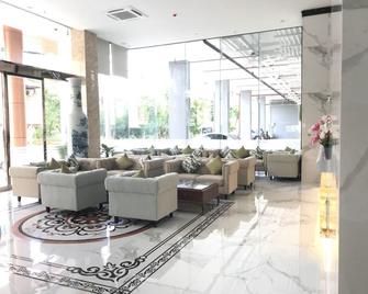 Golden Jomtien Beach Hotel - Jomtien - Lobby