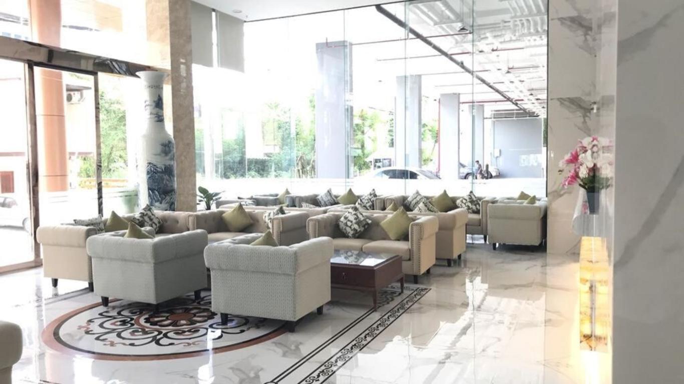 Golden Jomtien Beach Hotel