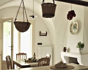 Old stables in historic farmhouse in panoramic position between sea and hills - Fasano - Jídelna
