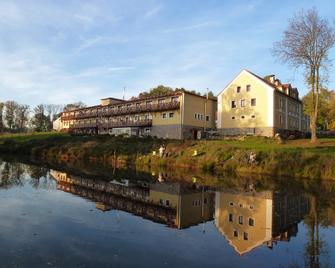 Hotel Resort Stein - Cheb - Gebouw