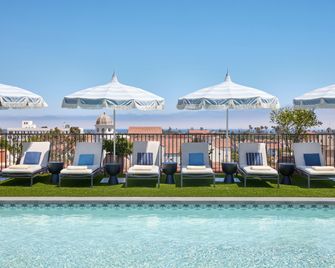 كيمبتون كاناري هوتل باي آيتش جي - سانتا باربارا - حوض السباحة