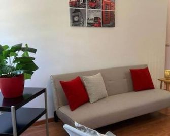 R1 Casacafe Madrid Apartamento 1 Habitac - Collado Villalba - Living room