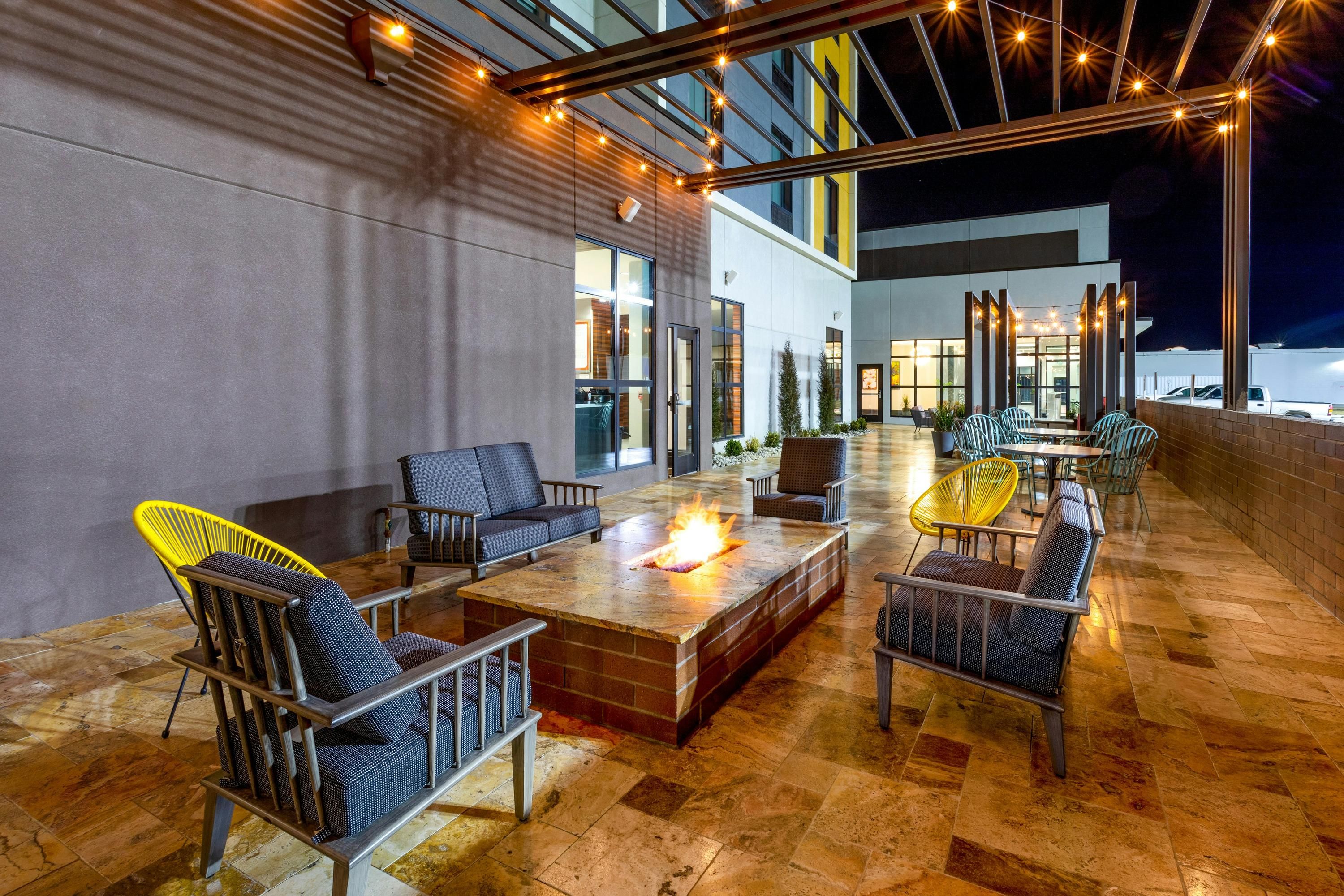 Hilton Garden Inn Hays - Hays - Edificio