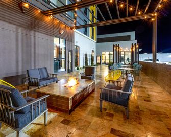 Hilton Garden Inn Hays - Hays - Edificio