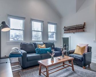 Cozy Loft - Steps to 12th South and Belmont - Nashville - Sala de estar