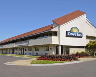 Days Inn by Wyndham Overland Park/Metcalf/Convention Center - Công viên Overland - Toà nhà