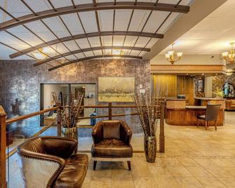 Auberge Des 21 - La Baie - Lobby