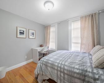 Easy Commute South Boston 4br 1bh Apt - Boston - Bedroom