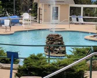 Great Ski Location. Ski in and out of slopes steps away from Ballhooter lift... - Snowshoe - Piscina