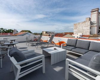 Leevin Guesthouse - Faro - Balcony