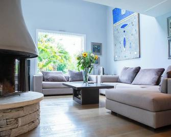 Villa bord du Leman, piscine privée et accés direct au lac - Nernier - Living room
