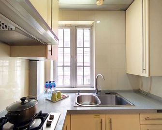 Ladoll Service Apartments - Shanghai - Kitchen