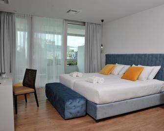 Athenaeum Palace & Luxury Suites - Athens - Bedroom